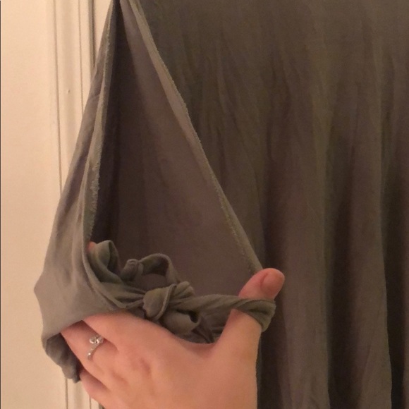 Forever 21 green T - Picture 2 of 3